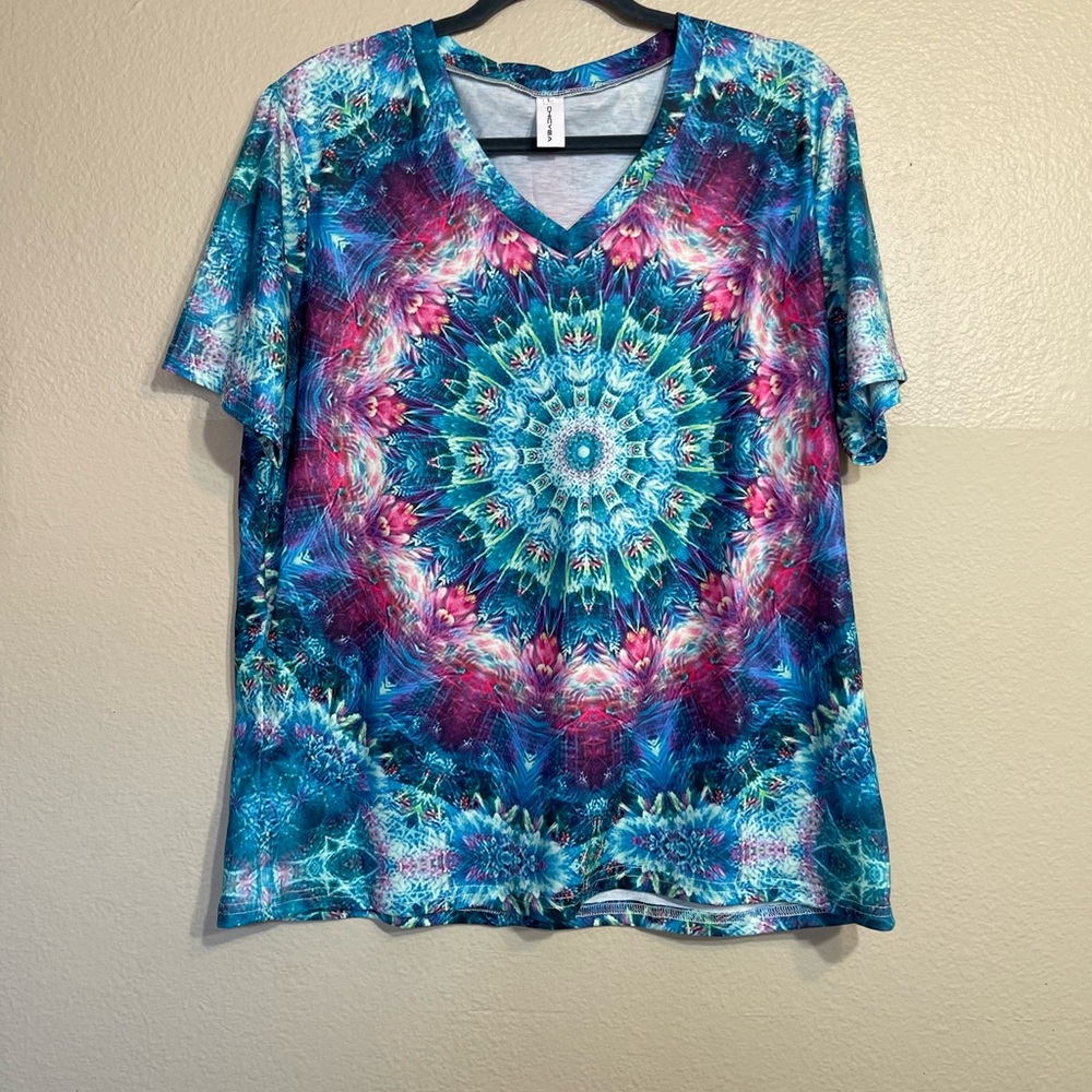 Peace out Vibrant Kaleidoscope V-Neck Top large